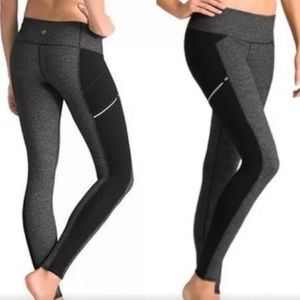 Athleta Black Gray Zipper Pockets Criss Cross Drifter Leggings Size XS